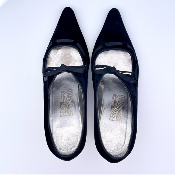 SALVATORE FERRAGAMO 🖤 Black Velvet Bardwill Bow Mary Jane Pumps | US 7 - Picture 6 of 15